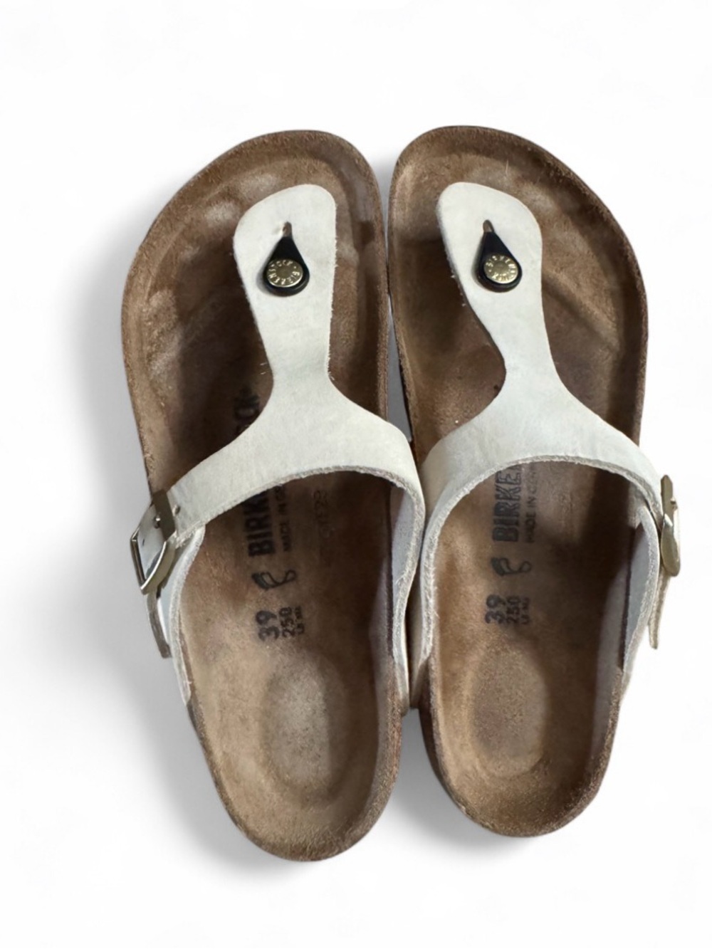 Birkenstock Women’s Gizeh Sandals in White Suede